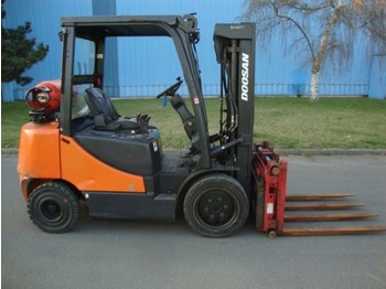 DOOSAN G33P-5 - LPG heftruck
