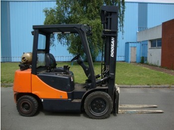DOOSAN G33P-5 - LPG heftruck