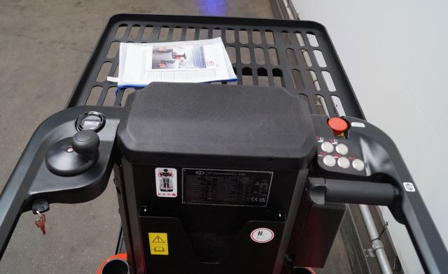 Orderverzameltruck EP JX0-30