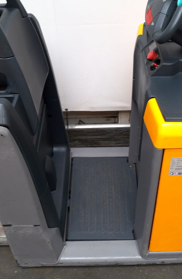 Orderverzameltruck Jungheinrich ECE220