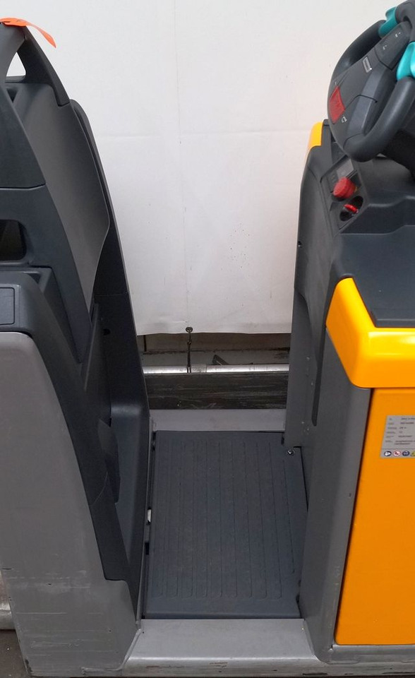 Orderverzameltruck Jungheinrich ECE220