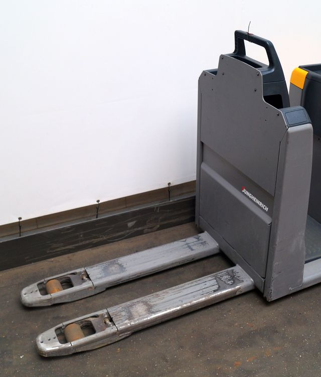 Orderverzameltruck Jungheinrich ECE225