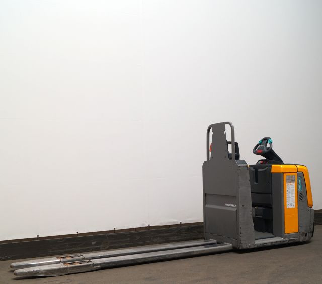 Orderverzameltruck Jungheinrich ECE225