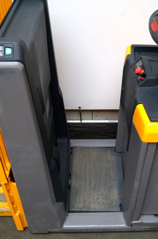 Orderverzameltruck Jungheinrich ECE320