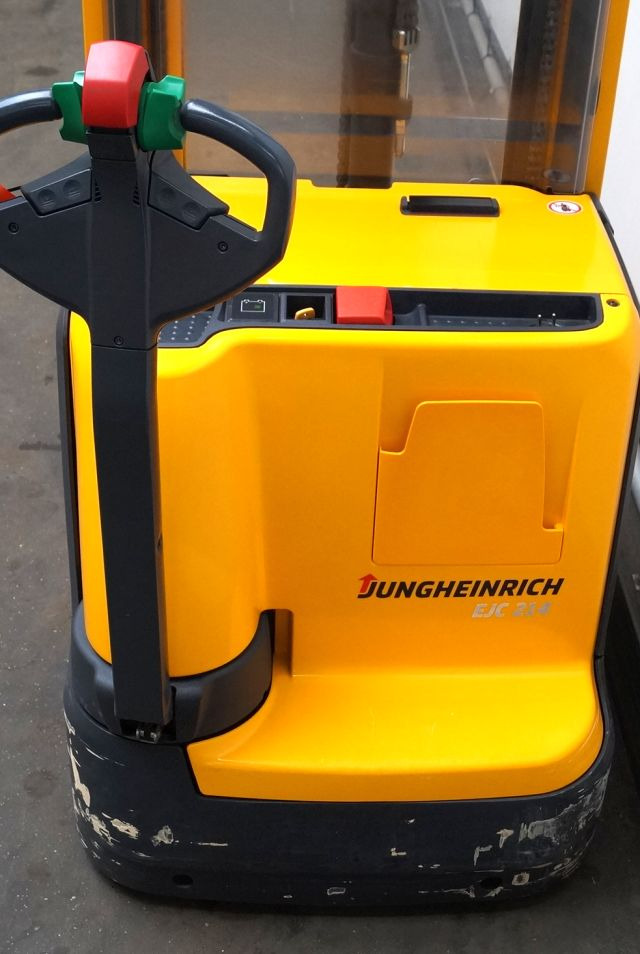 Stapelaar Jungheinrich EJC214