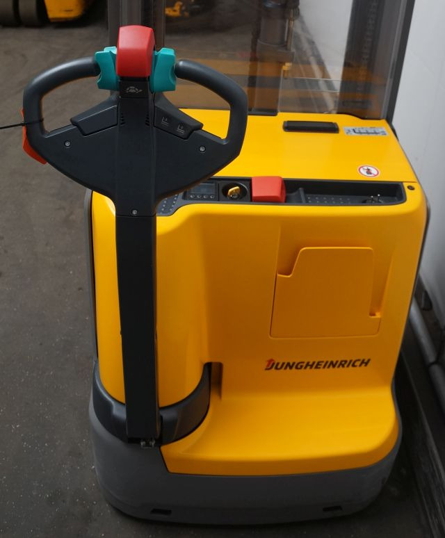 Stapelaar Jungheinrich EJC214