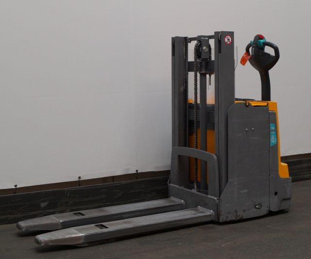 Stapelaar Jungheinrich EJD118