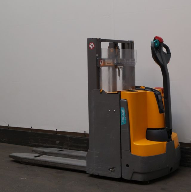 Stapelaar Jungheinrich EJD118