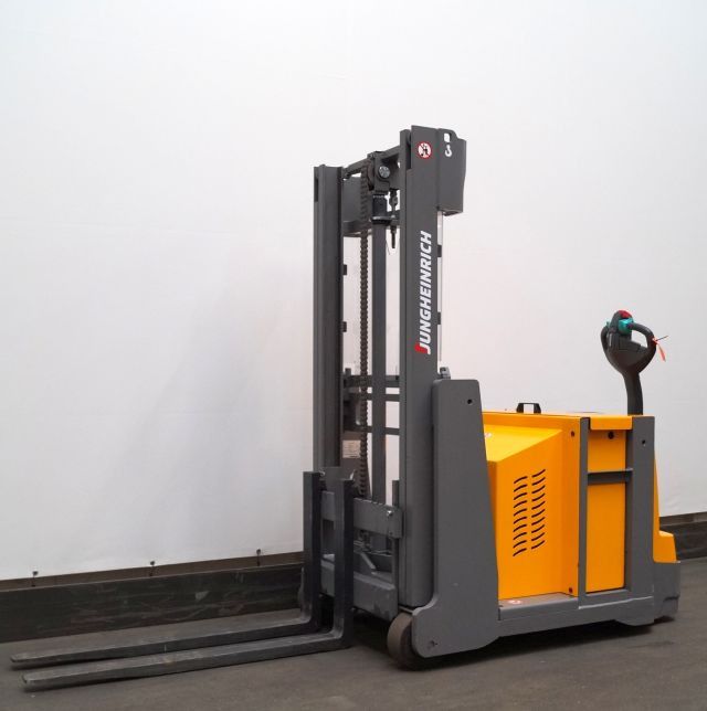 Stapelaar Jungheinrich EJG110