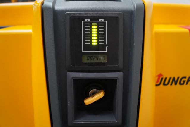 Stapelaar Jungheinrich EJG110