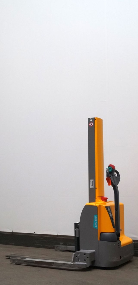 Stapelaar Jungheinrich EMC B10