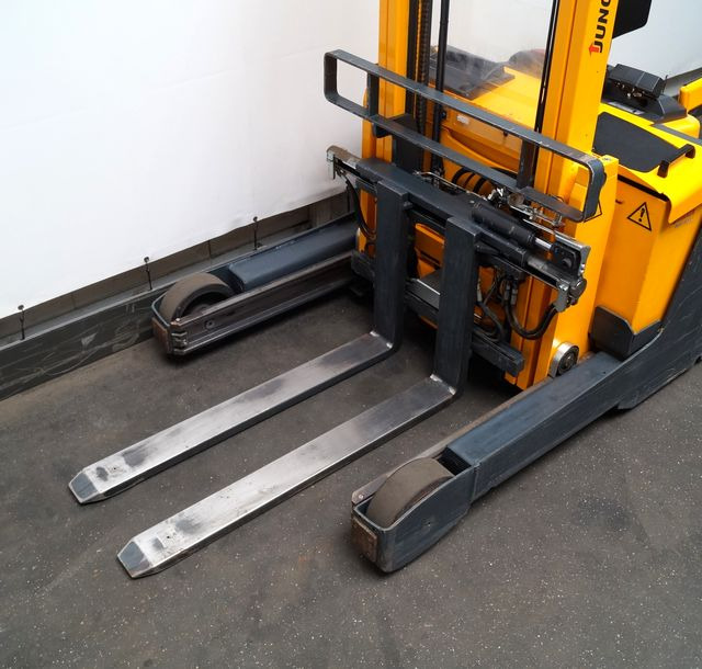 Stapelaar Jungheinrich ERV308