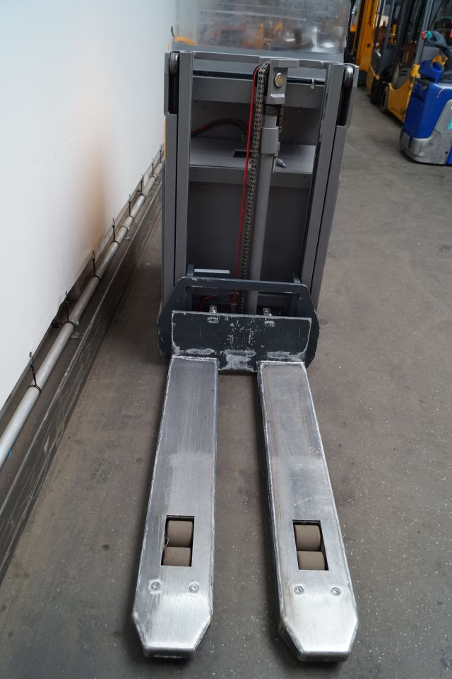 Stapelaar Jungheinrich ESD120