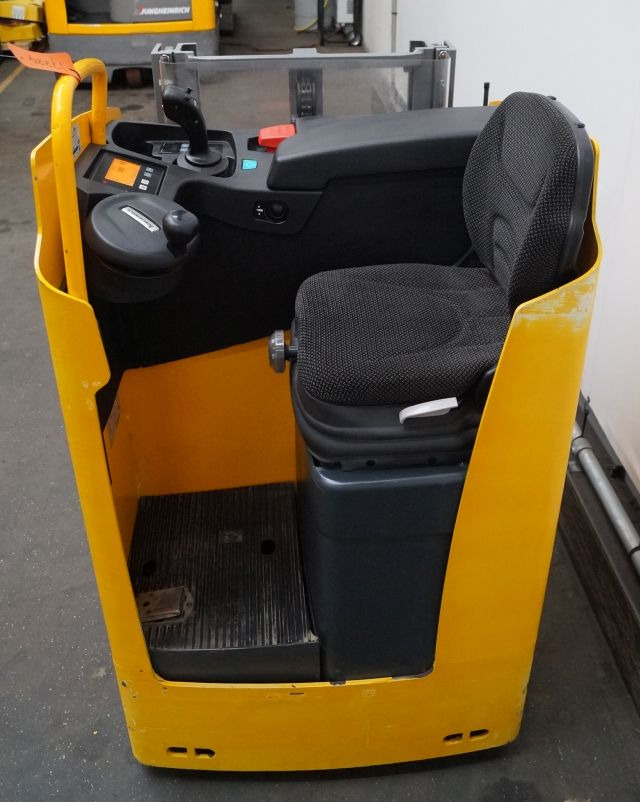 Stapelaar Jungheinrich ESD220
