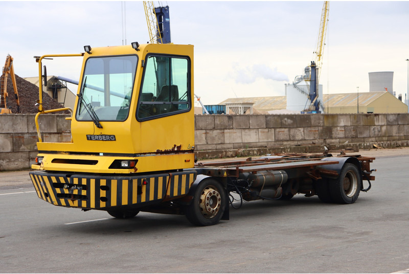 Terminal trekker Terberg BC182