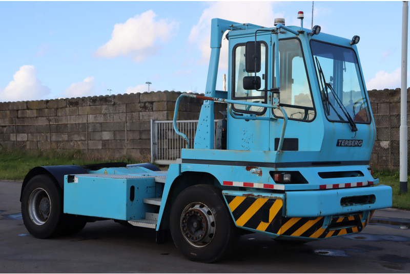 Terminal trekker Terberg YT222