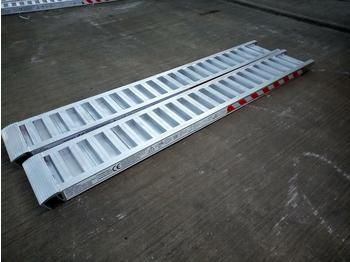 Intern transport Unused 2500 x 92 x 345 Aluminum Loading Ramps, 3.3 Ton: afbeelding 1