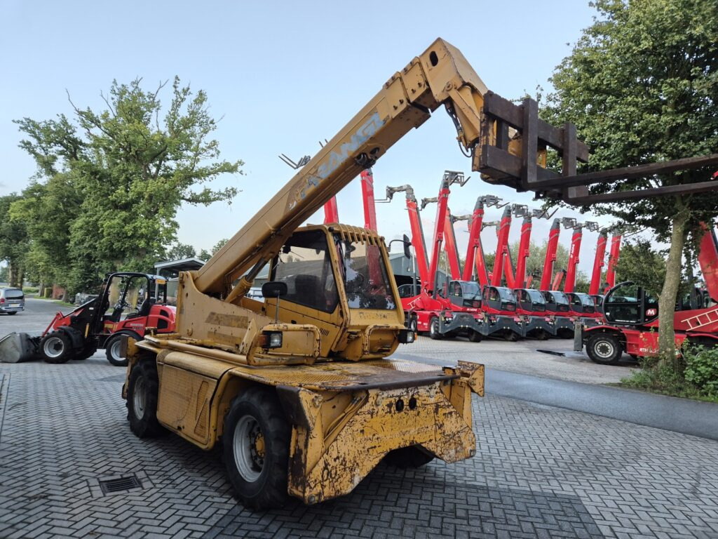 Verreiker MERLO Roto 30.13