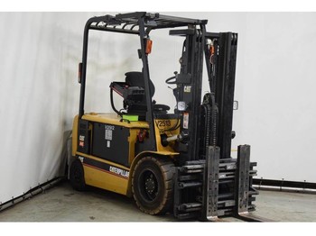 Vierwielige vorkheftruck Caterpillar EP30KPAC