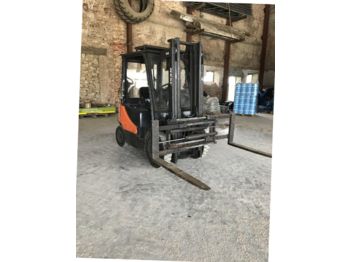 Vierwielige vorkheftruck Doosan 2,5t