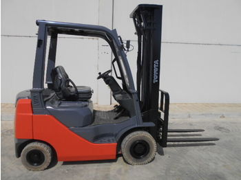 Vierwielige vorkheftruck TOYOTA 02-7FDF18