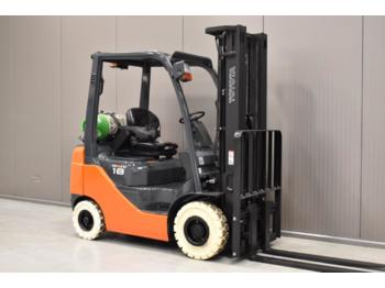 Vierwielige vorkheftruck TOYOTA 06-8FG18F
