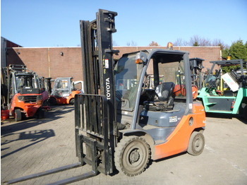 Vierwielige vorkheftruck Toyota 02-8-FGF-25