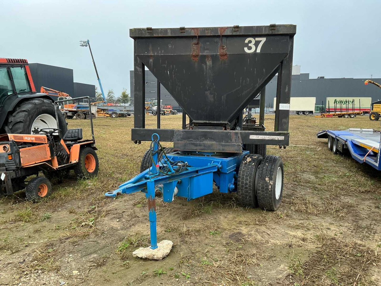 Landbouwmachine Bunker trailer with elevator belt