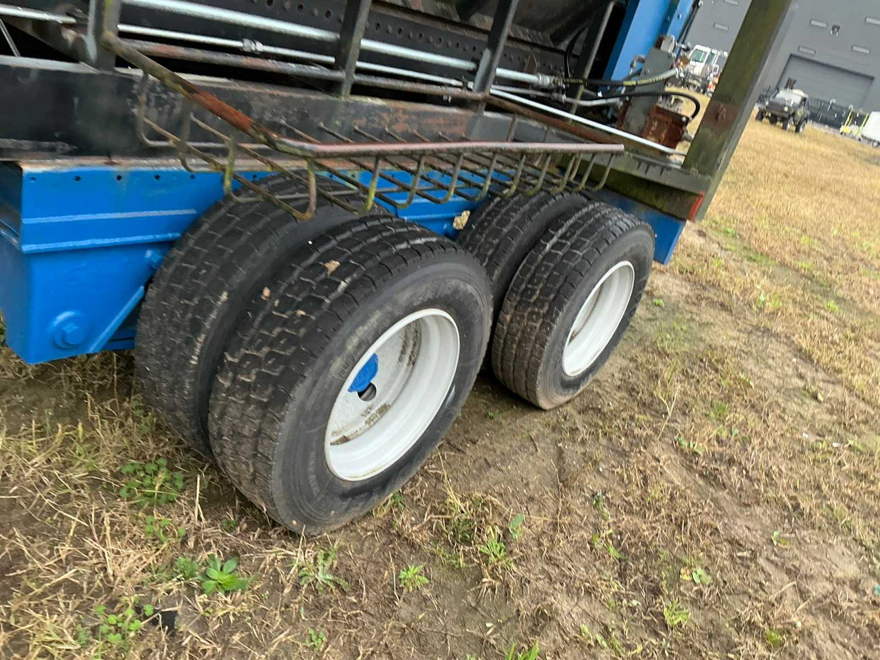 Landbouwmachine Bunker trailer with elevator belt