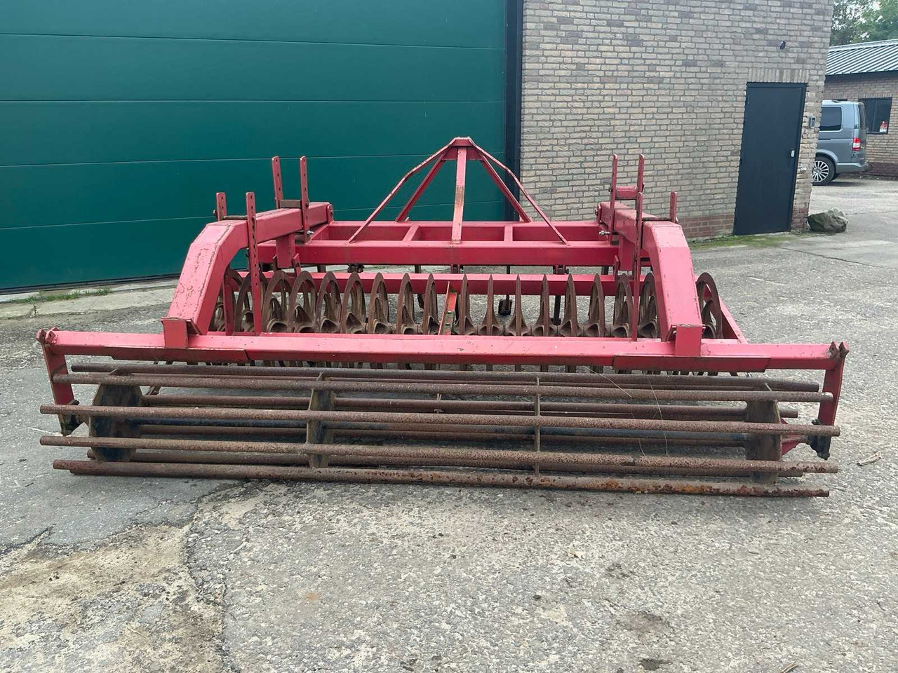 Cultivator Cultivator