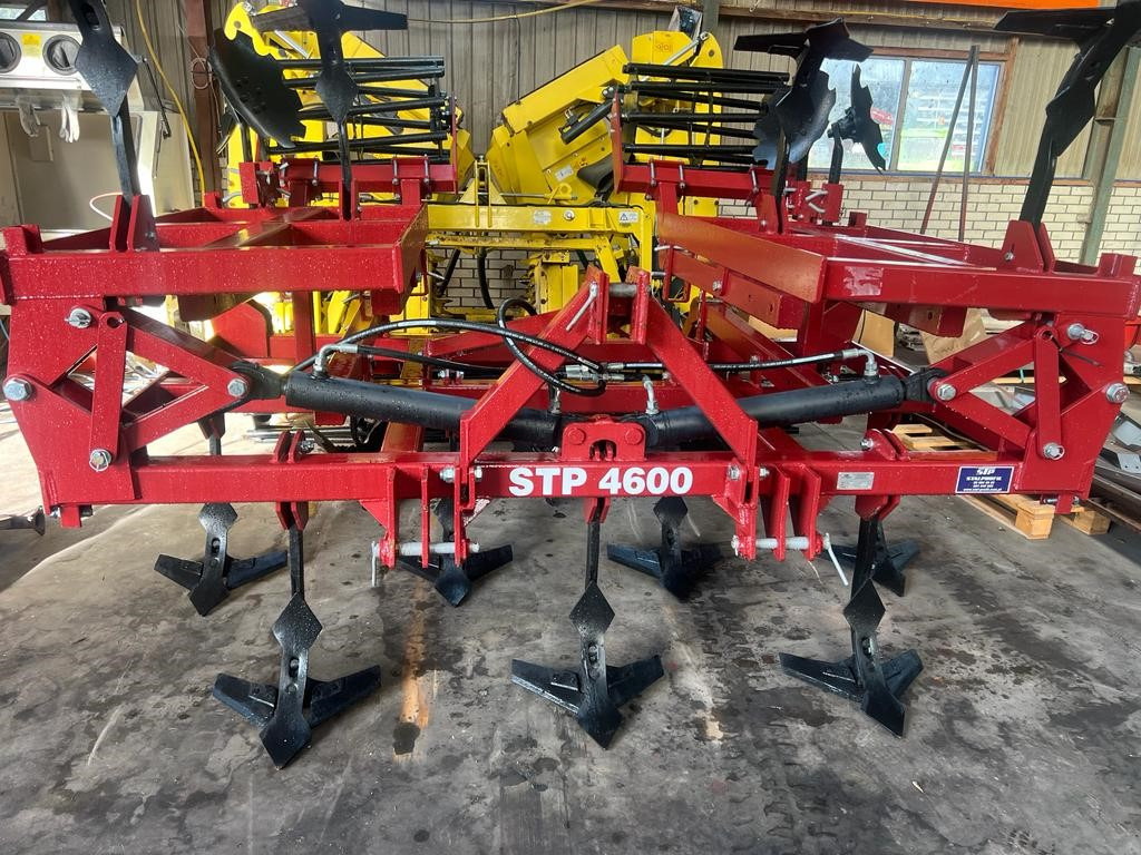 Cultivator STP 4600 cultivator with roller