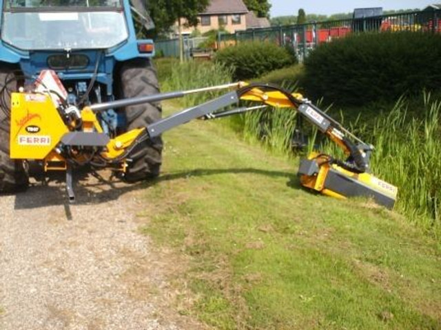 Gazonmaaier Ferri arm-klepelmaaiers