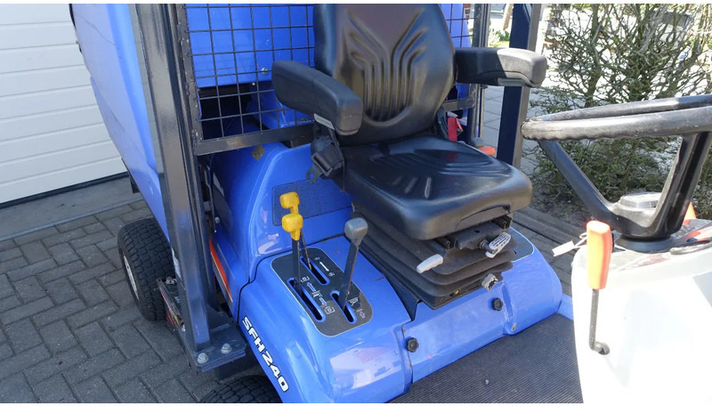 Gazonmaaier Iseki SFH240F Hoogkipper