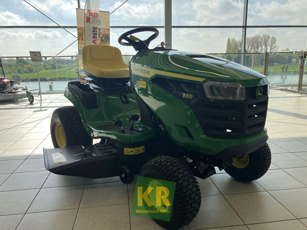 Gazonmaaier John Deere X107