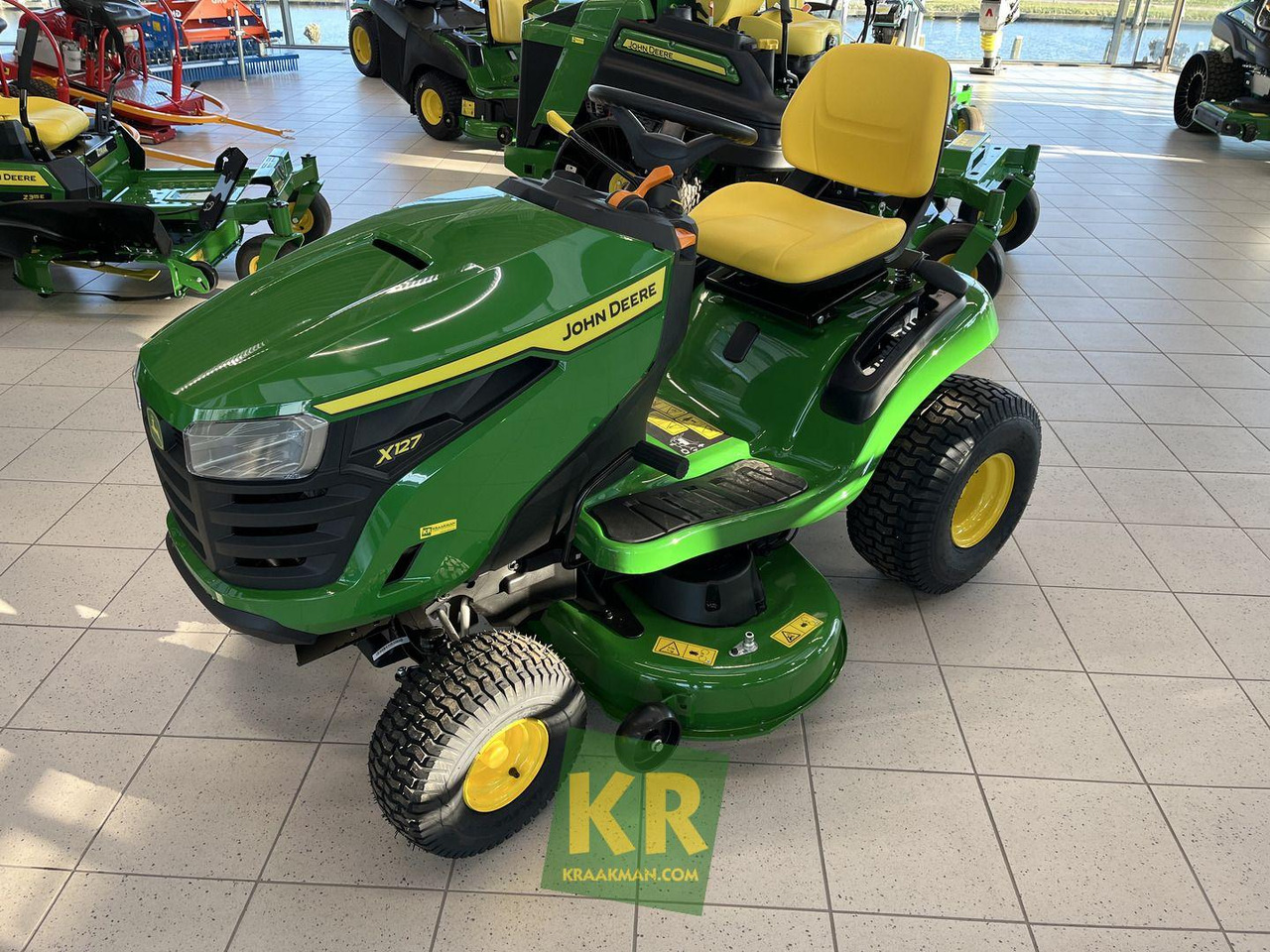 Gazonmaaier John Deere X127