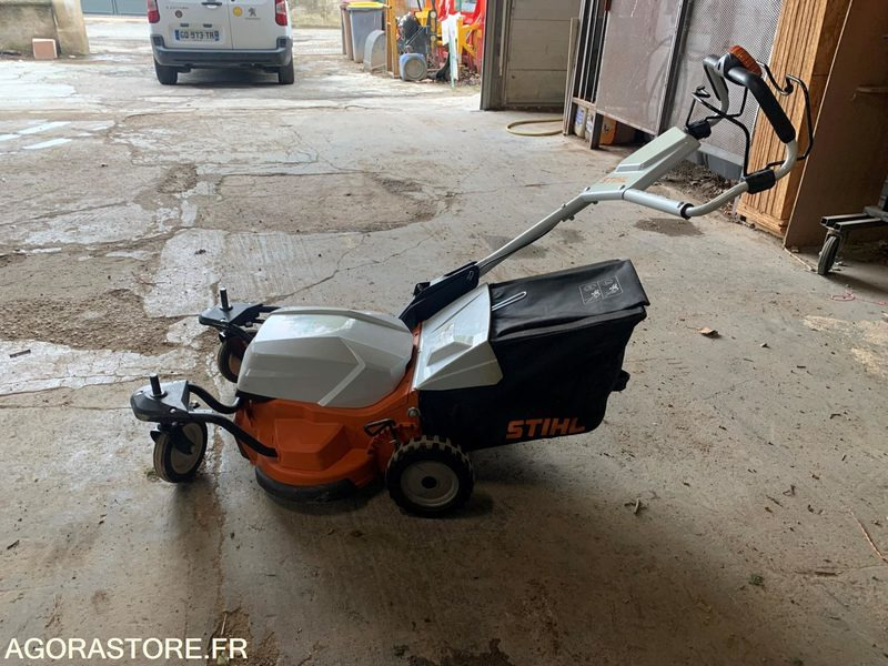 Gazonmaaier Tondeuse STIHL