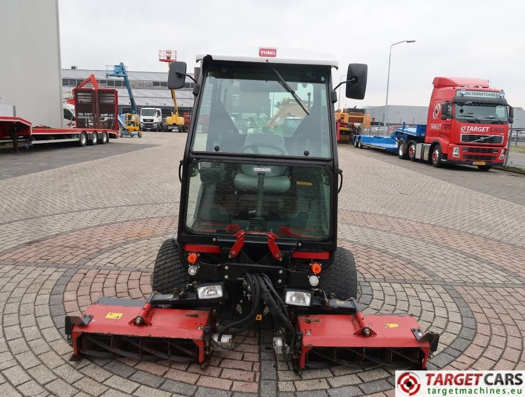 Gazonmaaier Toro LT3340 3-Gang Hydro 4WD Cylinder Reel Mower