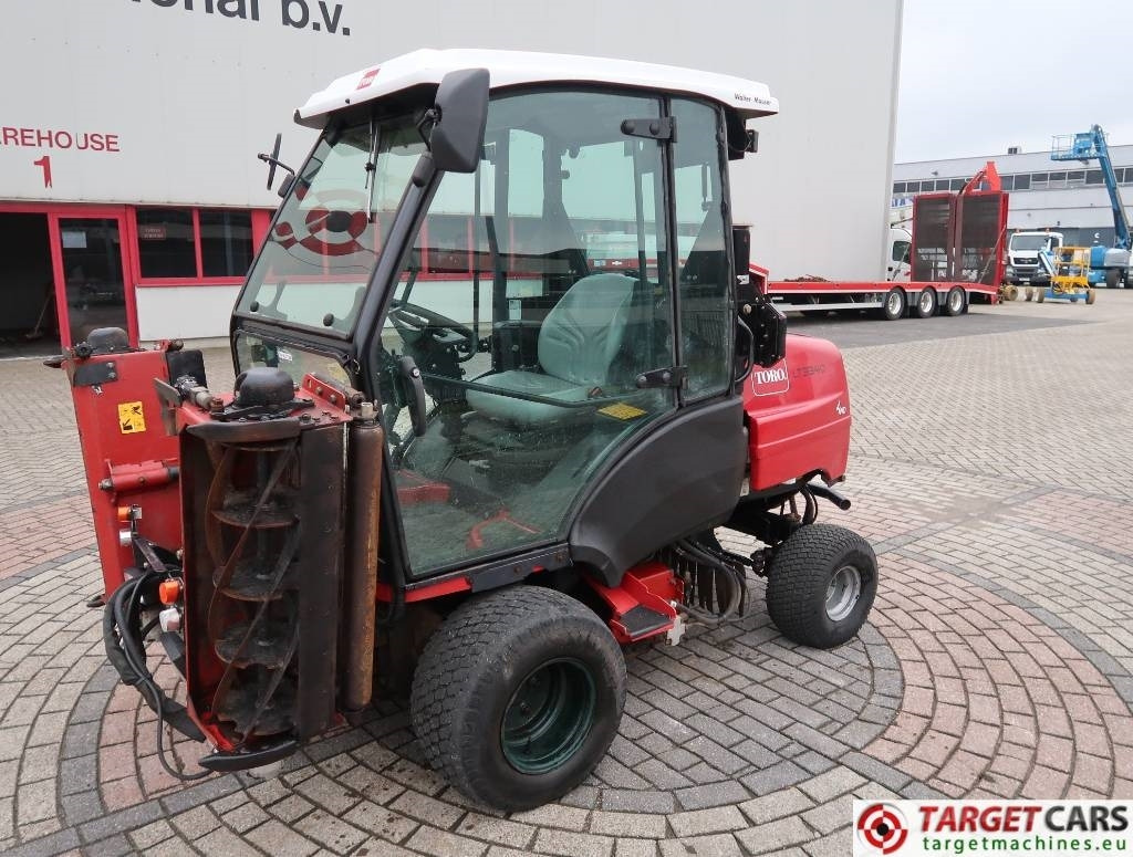 Gazonmaaier Toro LT3340 3-Gang Hydro 4WD Cylinder Reel Mower
