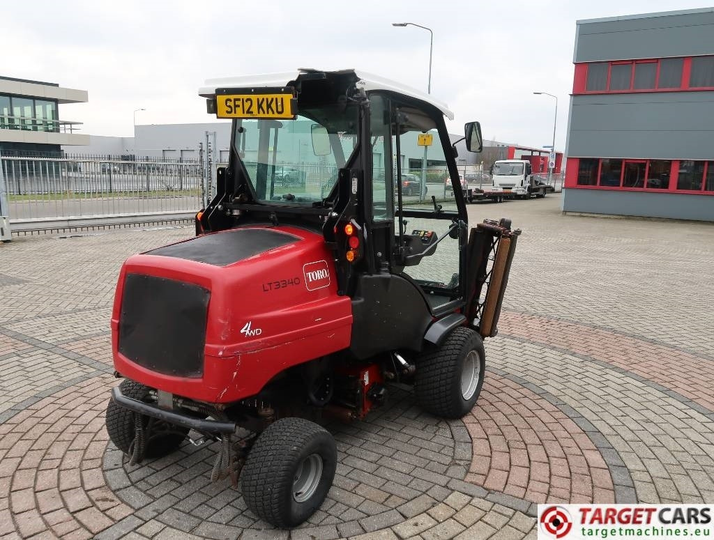 Gazonmaaier Toro LT3340 3-Gang Hydro 4WD Cylinder Reel Mower