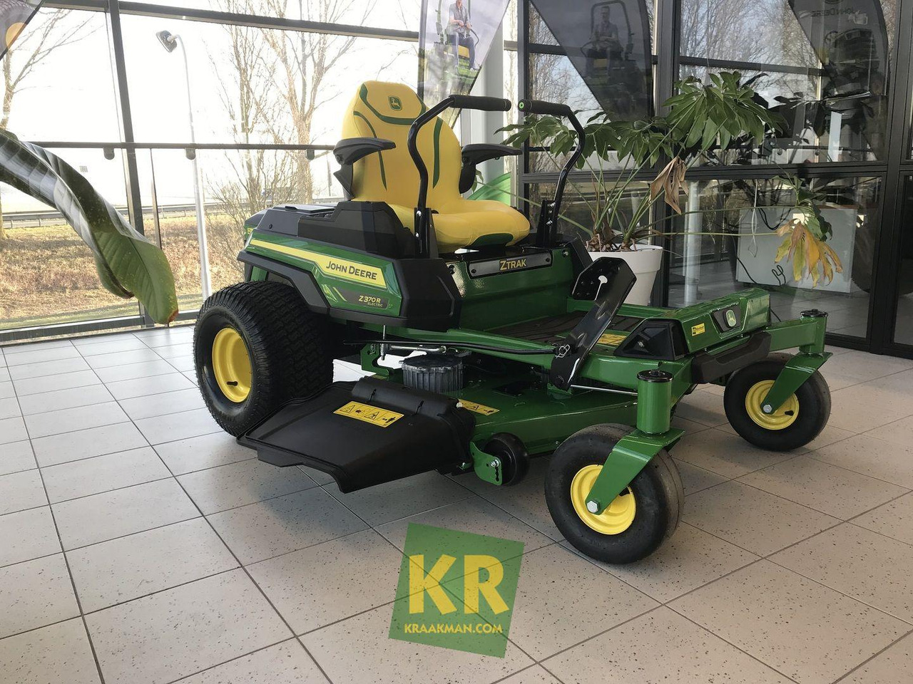 Gazonmaaier Z370R ELECTRIC John Deere