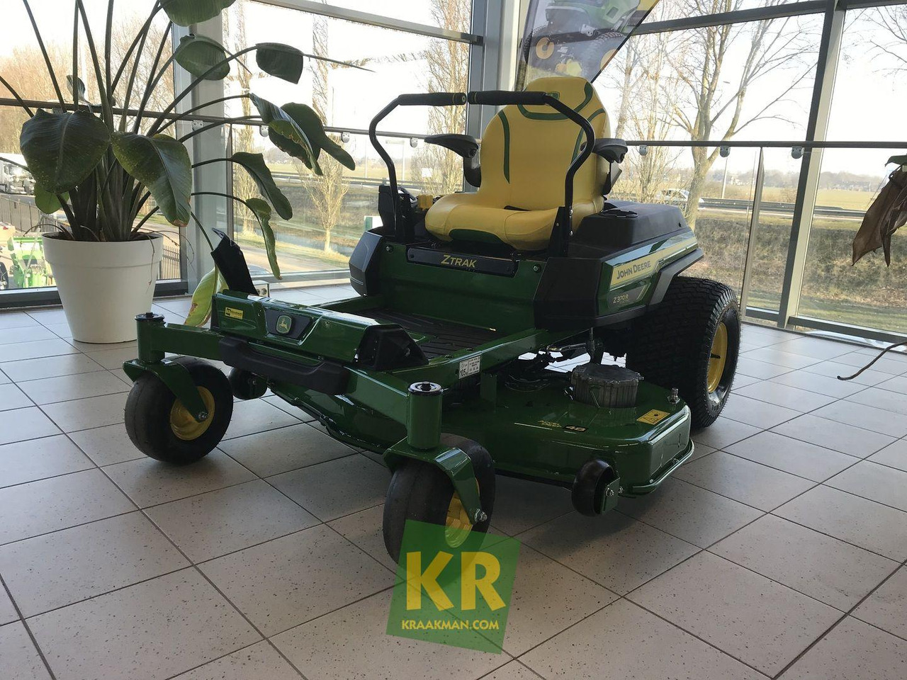 Gazonmaaier Z370R ELECTRIC John Deere