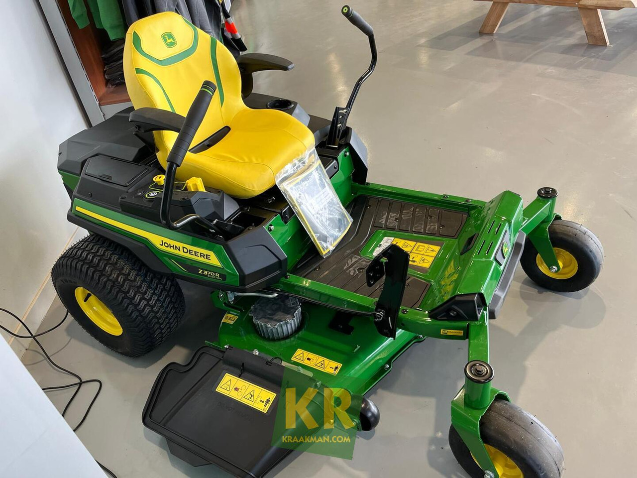 Gazonmaaier Z370R ELECTRIC John Deere