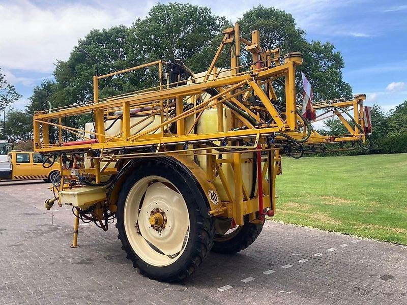 Getrokken veldspuit Dubex Nestor