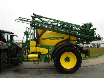 Getrokken veldspuit John Deere 840i