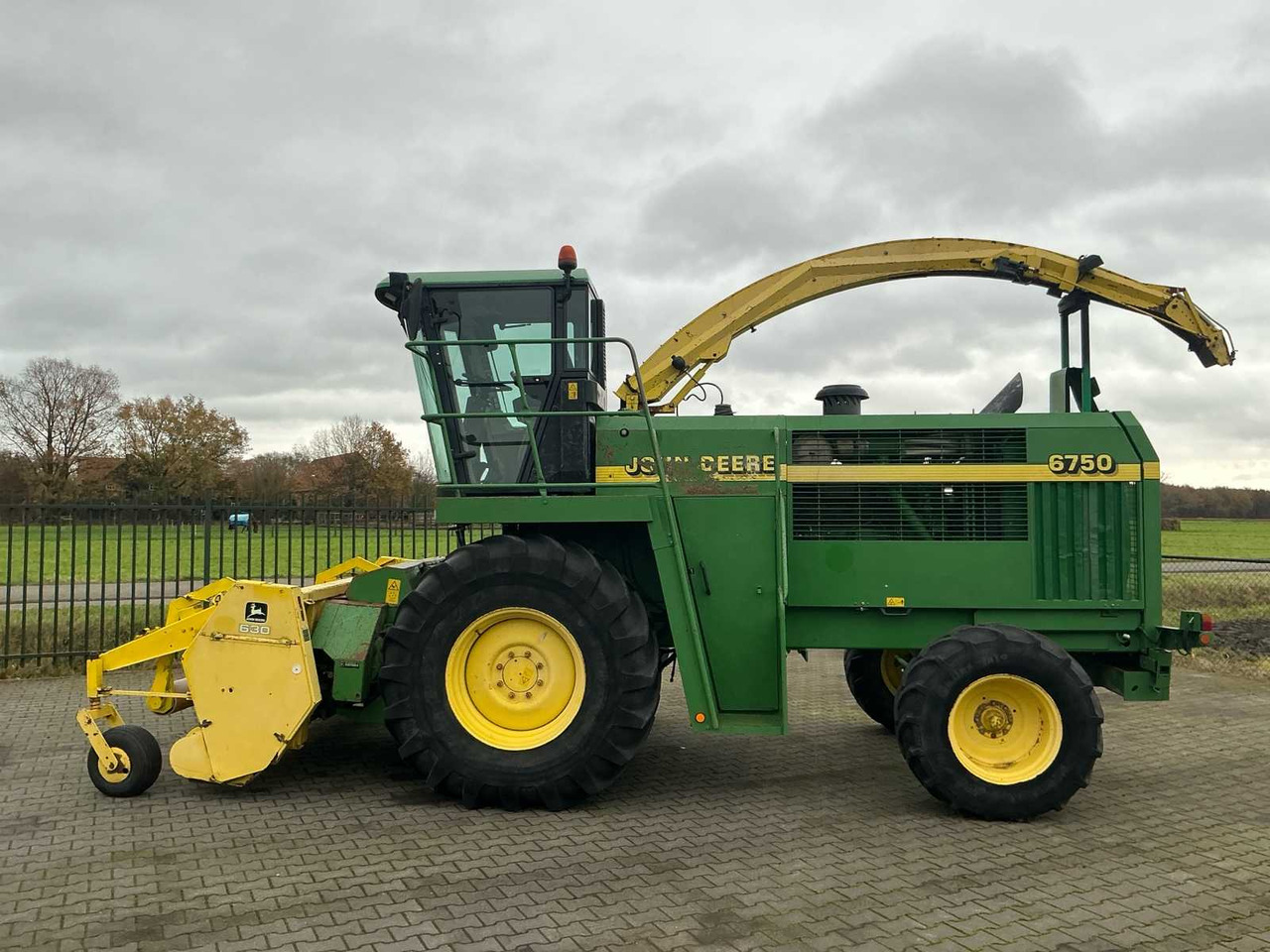 Hakselaar 1999 JOHN DEERE 6750 FORAGE HARVESTER