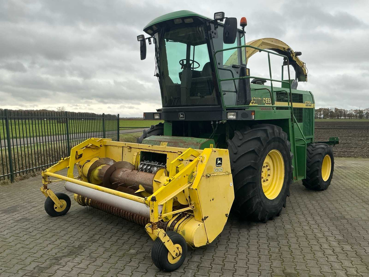 Hakselaar 1999 JOHN DEERE 6750 FORAGE HARVESTER