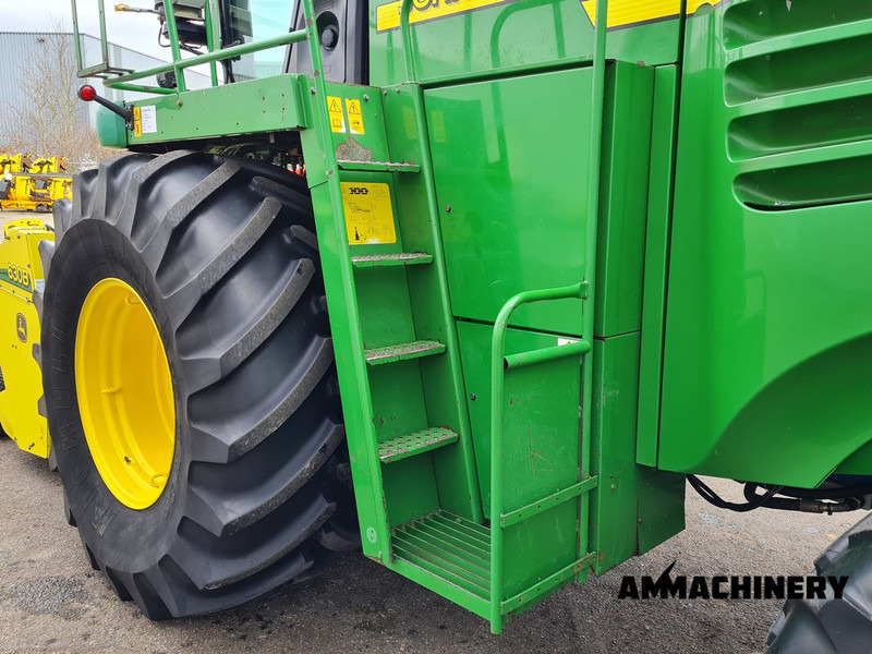 Hakselaar John Deere 7400 forage harvester