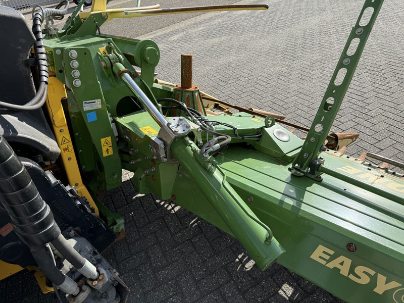 Hakselaar New Holland FR550 Forage Cruiser + Krone Easycollect