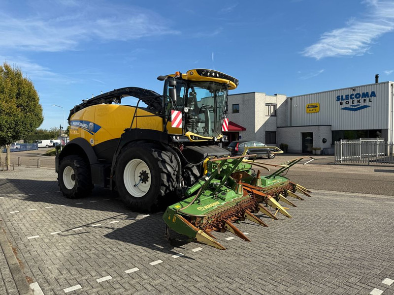 Hakselaar New Holland FR550 Forage Cruiser + Krone Easycollect