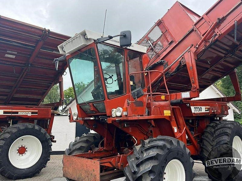 Landbouwmachine Hesston 7730